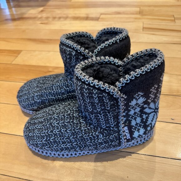 Muk Luks Slippers - New Size 5-6 - Picture 2 of 4